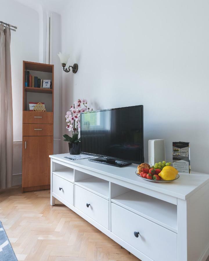 Zbawiciela Square P&O Serviced Apartments Варшава Экстерьер фото